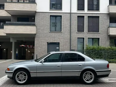 Gebraucht BMW 728 193 PS (141 kW) 1997 Silber Limousine