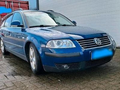 Gebraucht VW Passat 131 PS (96 kW) 2001 Blau Kombi