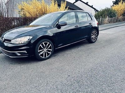 Gebraucht VW Golf VII 110 PS (80 kW) 2018 Schwarz Limousine