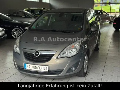 Gebraucht Opel Meriva Design Edition 120 PS (88 kW) 2011 Grau Van / Kleinbus
