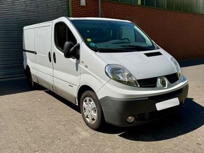 Gebraucht Renault Trafic 116 PS (85 kW) 2014 Weiß Van / Kleinbus