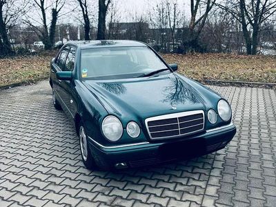 Gebraucht Mercedes E230 150 PS (110 kW) 1997 Grün Limousine