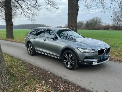 Gebraucht Volvo V90 CC 190 PS (139 kW) 2019 Grau Kombi