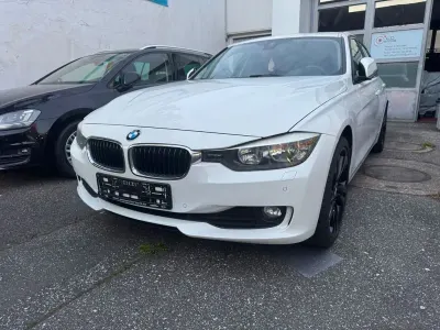 Gebraucht BMW 320 Comfort Edition 184 PS (135 kW) 2014 Weiß Limousine
