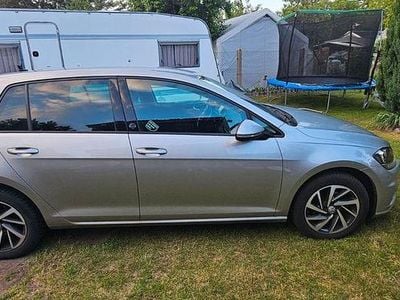 Silber Gebraucht 2017 VW Golf Limousine | 10.150 € (Guter Preis)