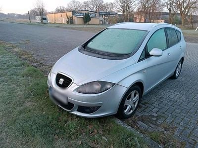 Second-hand Seat Altea XL 105 CP (77 kW) 2009 Gri Monovolum