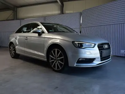 Gebraucht Audi A3 Attraction 140 PS (102 kW) 2015 Silber Limousine