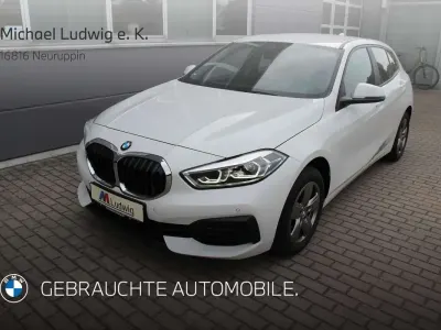 Gebraucht BMW 118 Advantage 136 PS (100 kW) 2023 Alpinweiss iii Limousine