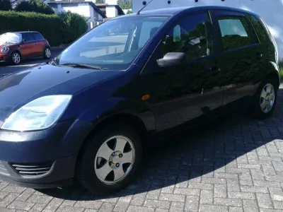 Gebraucht Ford Fiesta 69 PS (50 kW) 2004 Blau Kleinwagen