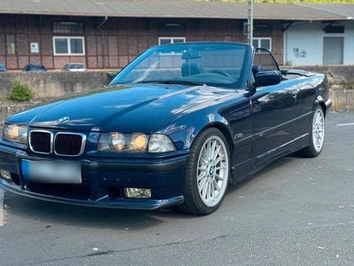 Blau Gebraucht 1996 BMW 325 Cabriolet M Sport Cabrio | 6.000 €