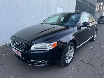 Gebraucht Volvo S80 163 PS (119 kW) 2011 Ember black Limousine