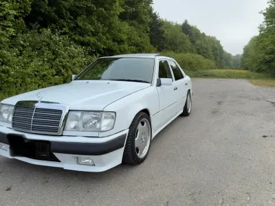 Gebraucht Mercedes E230 136 PS (100 kW) 1992 Weiß Limousine