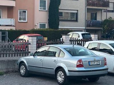 Gebraucht VW Passat Basis 116 PS (85 kW) 2001 Blau Limousine