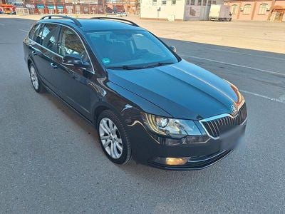 Gebraucht Skoda Superb 140 PS (102 kW) 2015 Schwarz Kombi