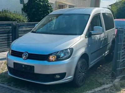 Gebraucht VW Caddy Trendline 110 PS (80 kW) 2012 Silber Van / Kleinbus