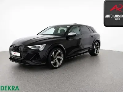 Gebraucht Audi e-tron Comfort 369 kW (503 PS) 2022 Schwarz SUV