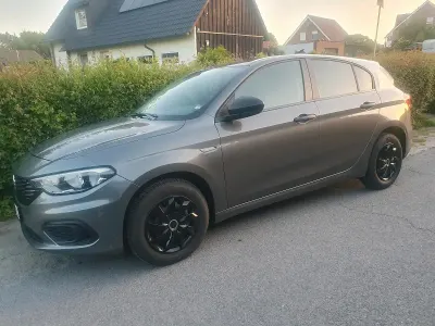 Gebraucht Fiat Tipo 95 PS (69 kW) 2017 Grau Limousine