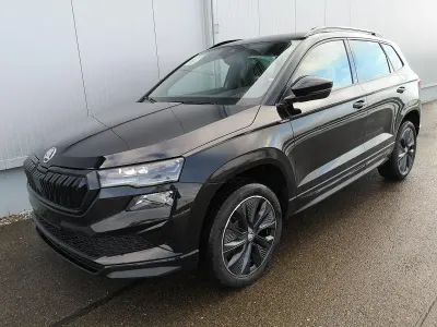 Neu Skoda Karoq SportLine 150 PS (110 kW) 2026 Black magic perleffekt SUV