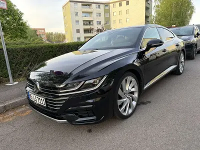 Usata VW Arteon R-line 190 CV (139 kW) 2019 Nero Utilitaria