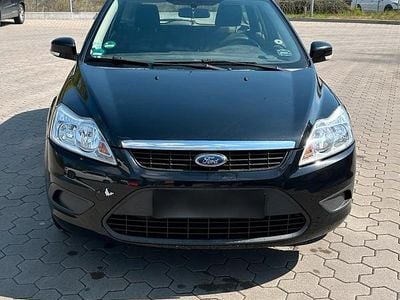 Gebraucht Ford Focus 101 PS (74 kW) 2010 Schwarz Kombi