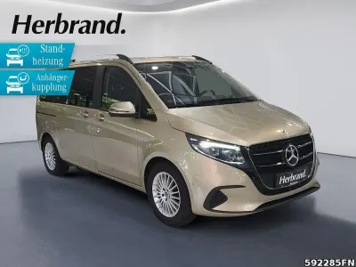 Gebraucht Mercedes V220 Style 163 PS (119 kW) 2024 Gold Van / Kleinbus