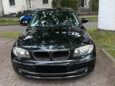 Gebraucht BMW 116 116 PS (85 kW) 2010 Schwarz Kleinwagen