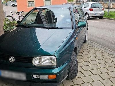 Usata VW Golf III 90 CV (66 kW) 1997 Verde Utilitaria