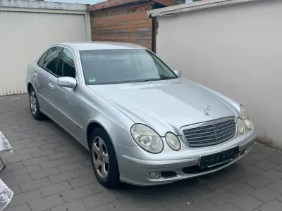 Gebraucht Mercedes E220 150 PS (110 kW) 2003 Limousine