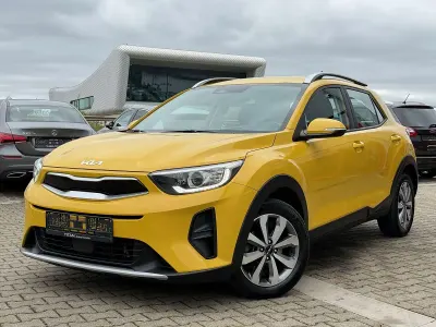Gebraucht Kia Stonic Vision 101 PS (74 kW) 2023 Gelb SUV