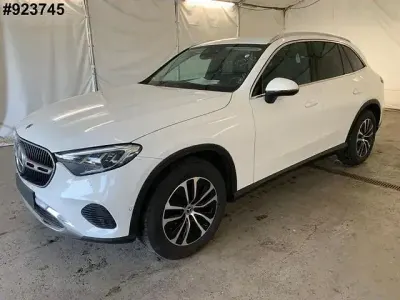 Gebraucht Mercedes GLC220 Avantgarde 197 PS (144 kW) 2023 Weiß SUV