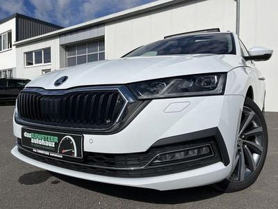 Gebraucht Skoda Octavia First Edition 204 PS (150 kW) 2020 Moonweiss Kombi
