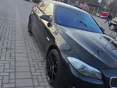 Gebraucht BMW 525 Sport Line 305 PS (224 kW) 2010 Schwarz Limousine