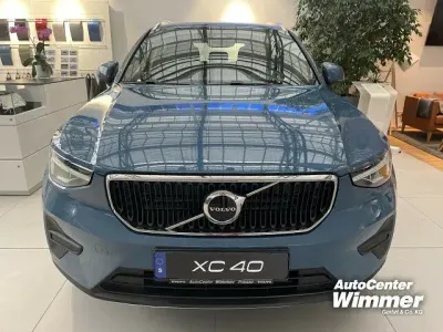 Gebraucht Volvo XC40 Core 163 PS (119 kW) 2023 Farbe: blau SUV