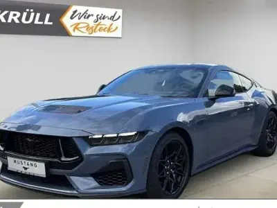 Neu Ford Mustang GT Fastback 446 PS (328 kW) 2025 Blau Coupé