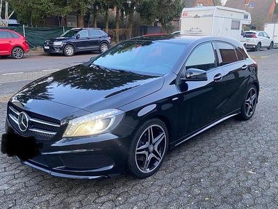 Schwarz Gebraucht 2013 Mercedes A200 AMG line Kleinwagen | 19.000 €