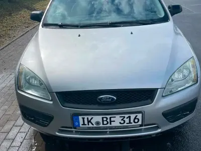 Gebraucht Ford Focus 115 PS (84 kW) 2006 Grau Kombi