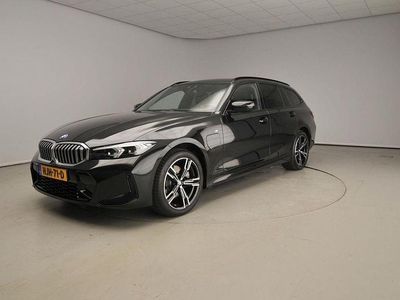 Gebraucht BMW 330e M Sport 292 PS (214 kW) 2025 Schwarz Kombi