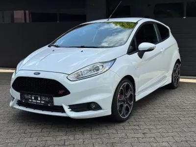 Gebraucht Ford Fiesta ST200 200 PS (147 kW) 2017 Weiß Kleinwagen