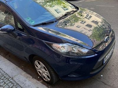 Second-hand Ford Fiesta Ambiente 60 CP (44 kW) 2009 Albastru Berlinǎ