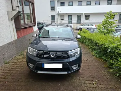 Käytetty Dacia Sandero Essentiel 101 HP (74 kW) 2020 Harmaa Sedan