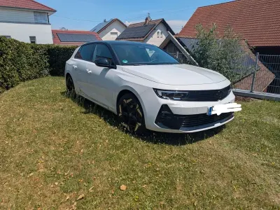 Gebraucht Opel Astra GSe 224 PS (164 kW) 2023 Weiß Kleinwagen