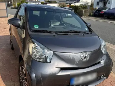 Gebraucht Toyota iQ 98 PS (72 kW) 2009 Grau Kleinwagen