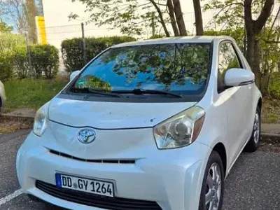 Gebraucht Toyota iQ 68 PS (50 kW) 2009 Weiß Kleinwagen