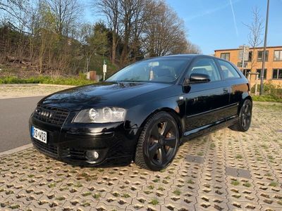 gebraucht Audi A3 8P 2.0FSI Leder / Xenon / 8-Fach / Automatik / Voll! S3