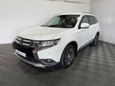 Weiß Gebraucht 2016 Mitsubishi Outlander Plus SUV | 12.980 € (Fairer Preis)