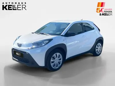 Gebraucht Toyota Aygo X X-play 72 PS (52 kW) 2023 Super white 2 SUV