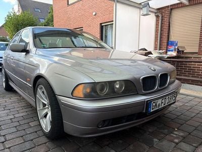 BMW 525