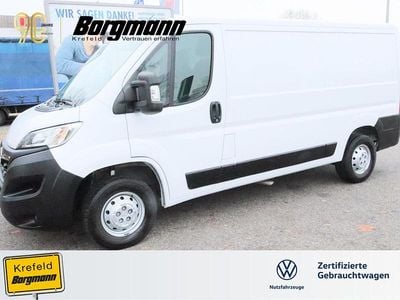 Weiss / lackierung weiss icy/typ aussenv Gebraucht 2024 Opel Movano Edition | 21.000 € (Teuer)