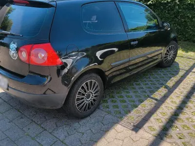 Gebraucht VW Golf V 70 PS (51 kW) 2004 Schwarz Kleinwagen
