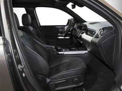 Gebraucht Mercedes GLB200 163 PS (119 kW) 2022 Grau SUV